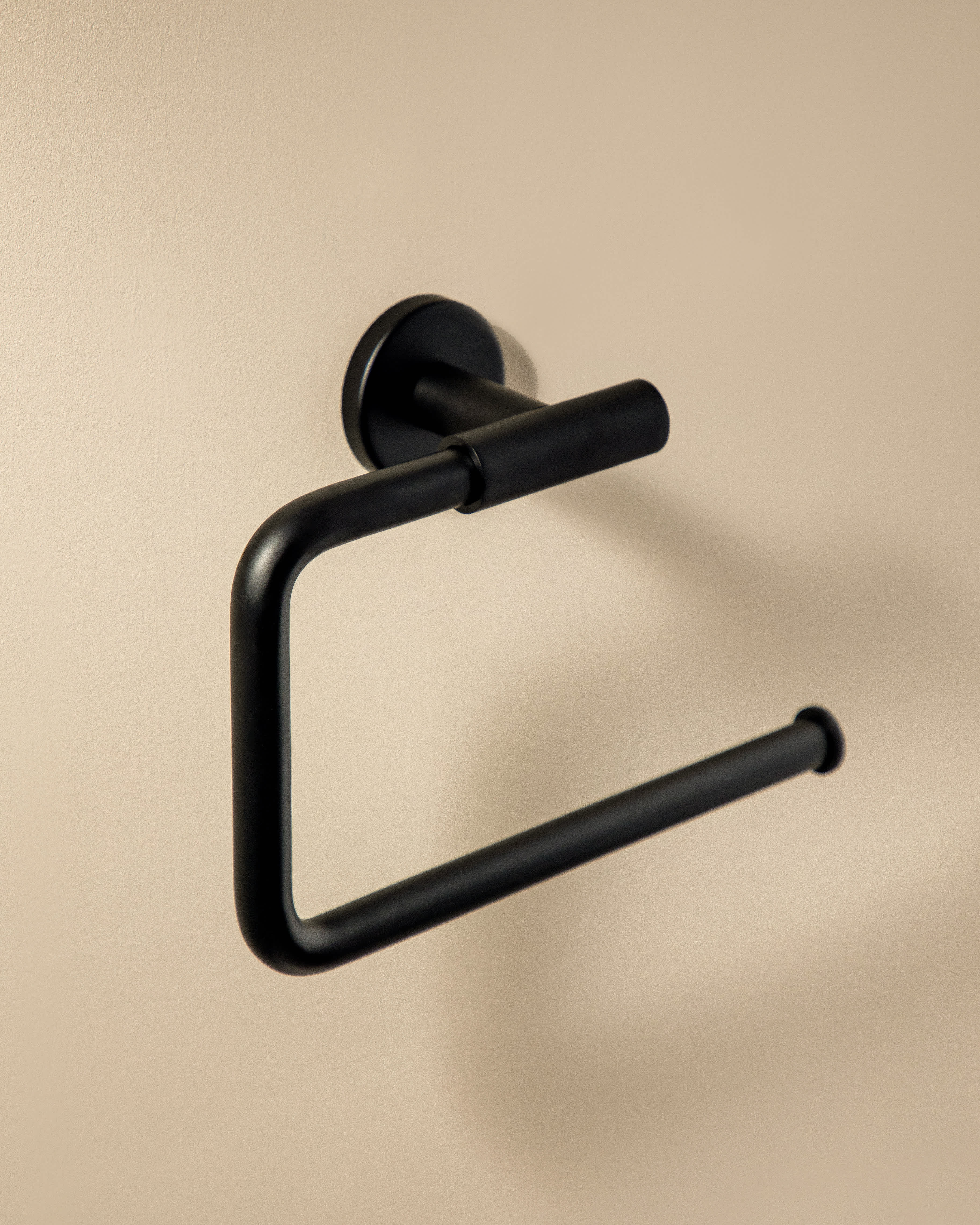 TOWEL RING (23X8X16) BKMT