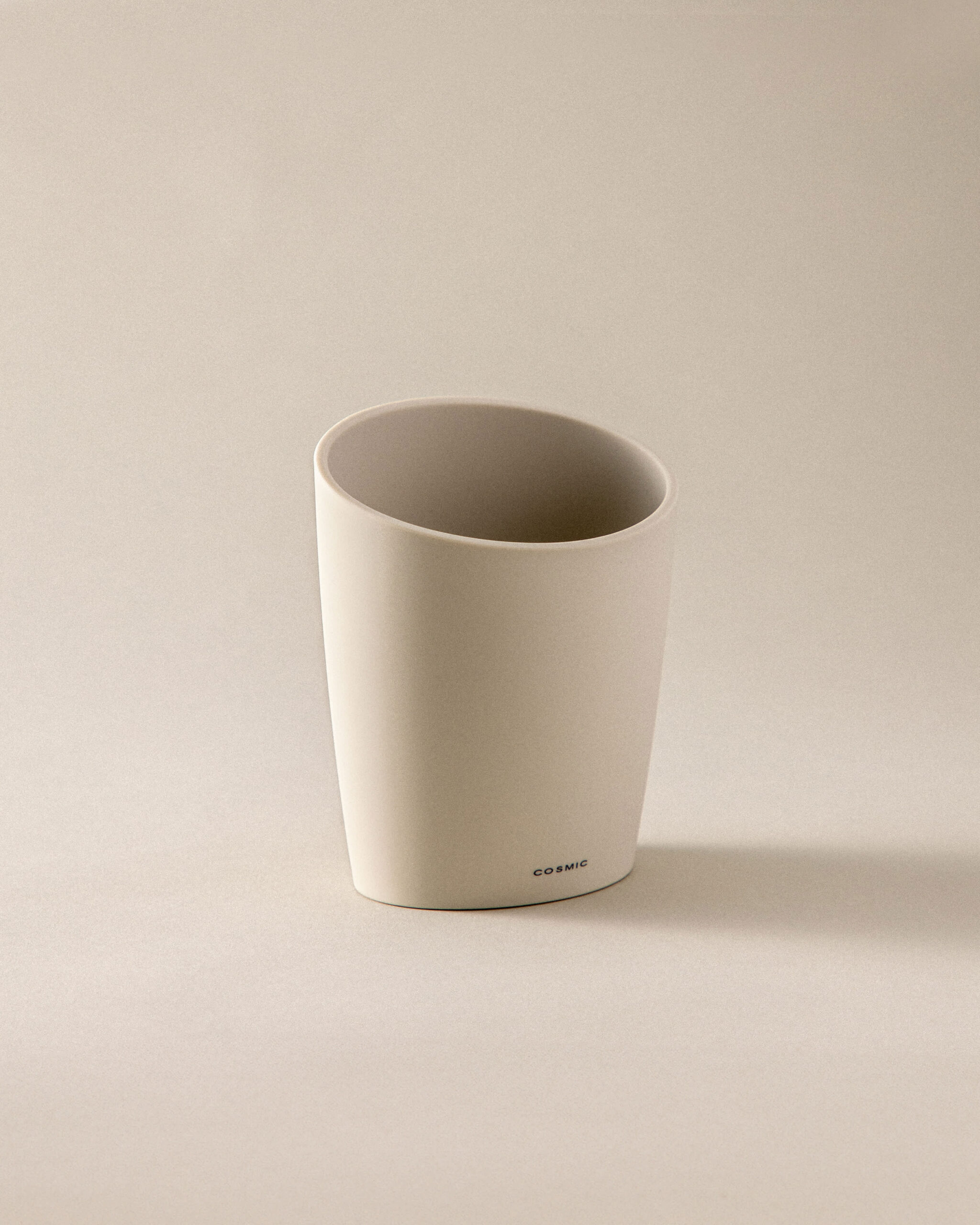 FREE STANDING BRUSH HOLDER SOFT STONE (11X13X8)