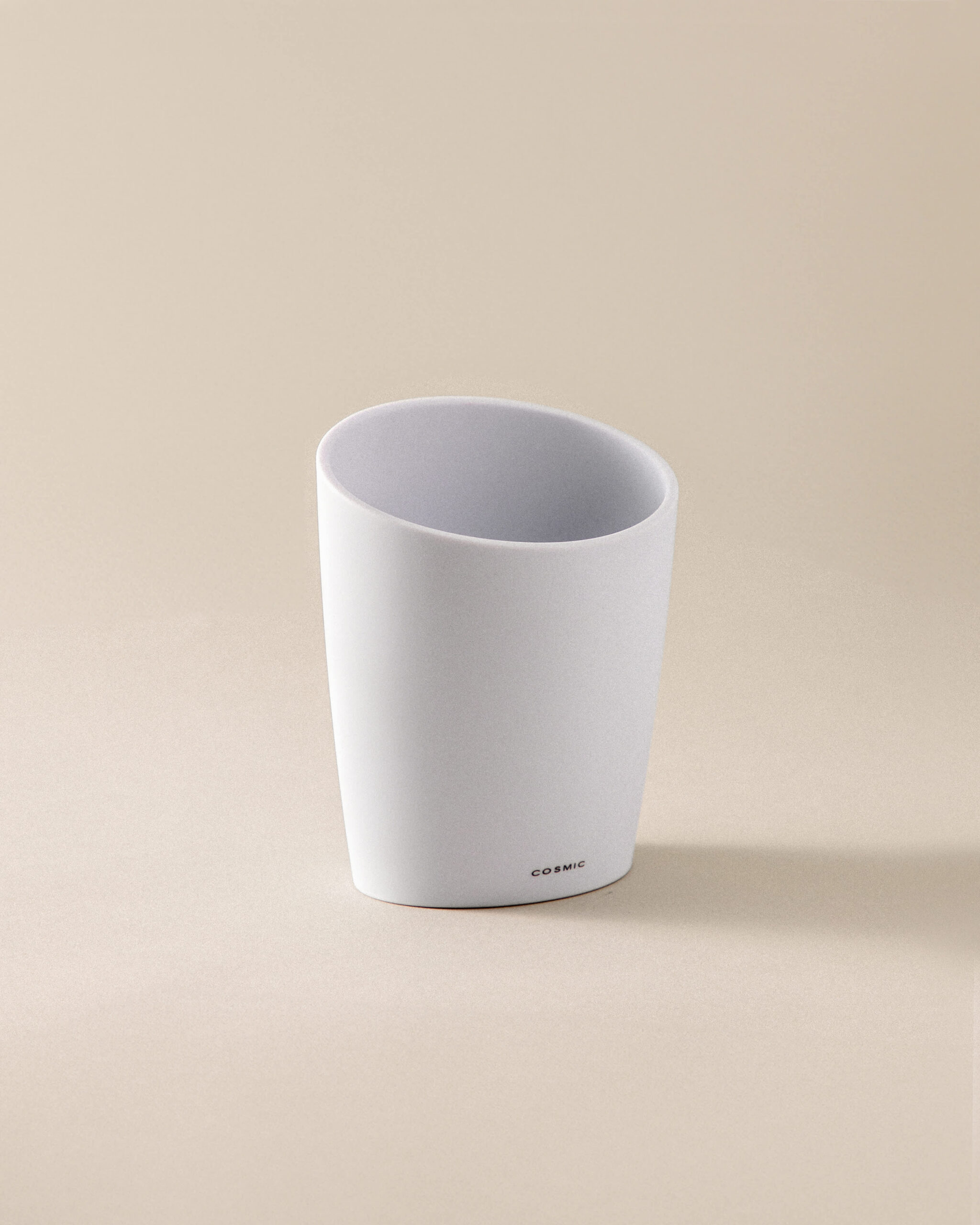 FREE STANDING BRUSH HOLDER SOFT WH (11X13X8)